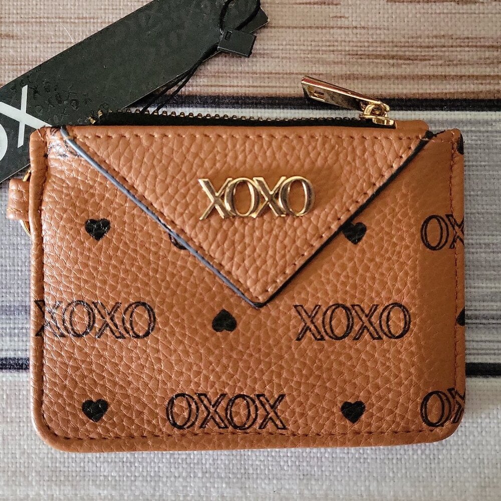 XOXO Tan Faux Leather Coin & Card Pouch Keychain Wallet Zip Case NWT - Picture 1 of 5